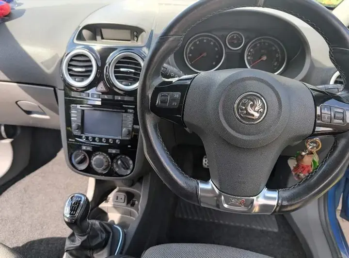Vauxhall Corsa 2011 photo 3