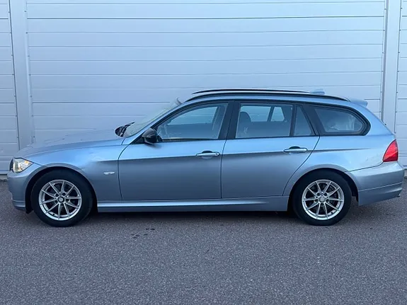 BMW 318D 2010 photo 3
