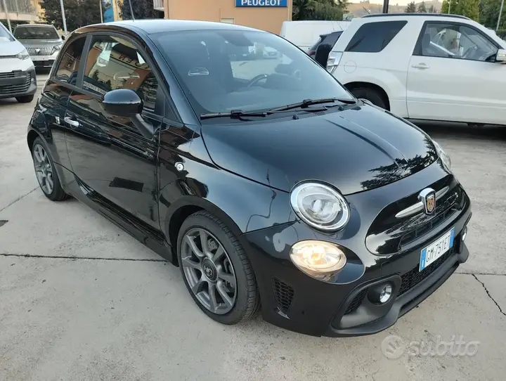 Abarth 595 2023 photo 2
