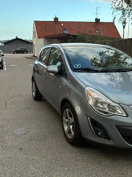 Opel Corsa 2011 photo 3