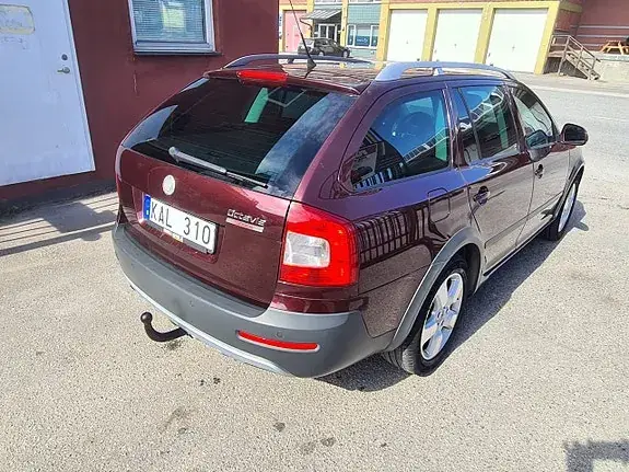 Skoda Octavia Scout 2010 photo 3