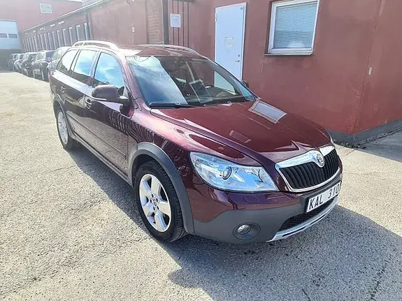 Skoda Octavia Scout 2010 photo 2