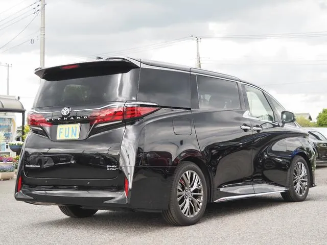 Toyota Alphard 2025 photo 5