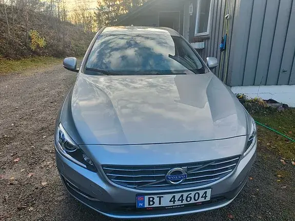 Volvo V60 2017 photo 2
