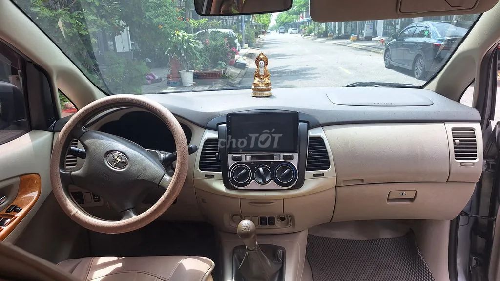Toyota Innova 2011 photo 4