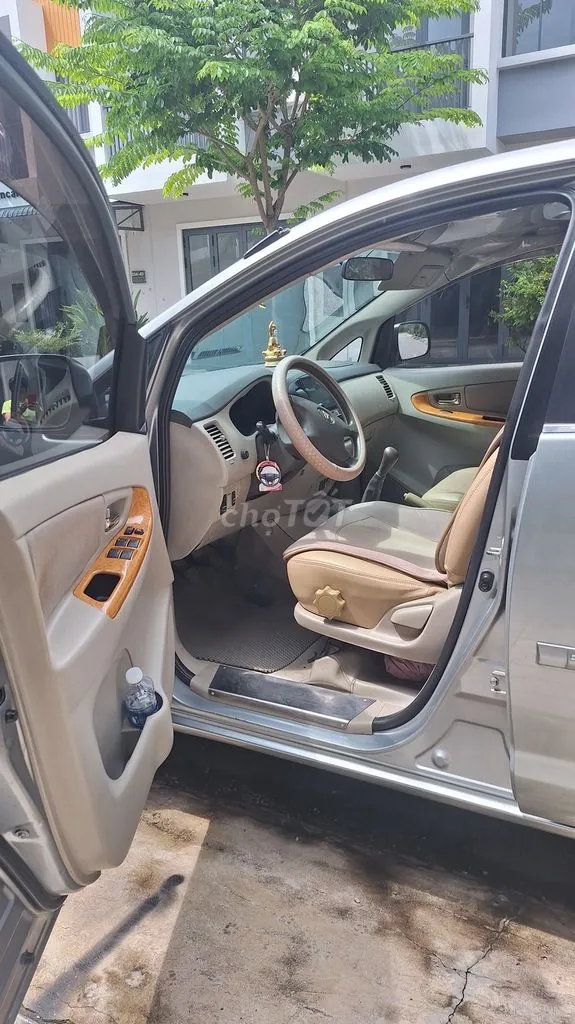 Toyota Innova 2011 photo 3