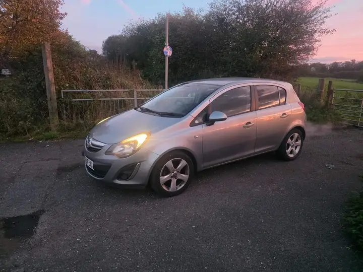 Vauxhall Corsa 2013 photo 3