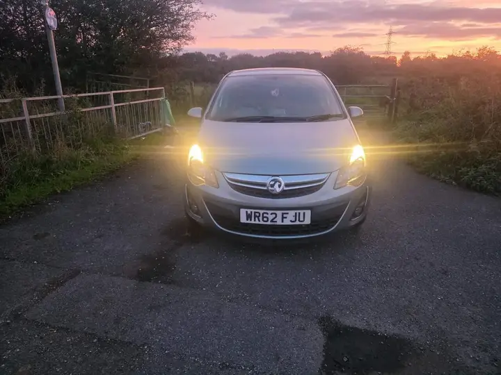 Vauxhall Corsa 2013 photo 2