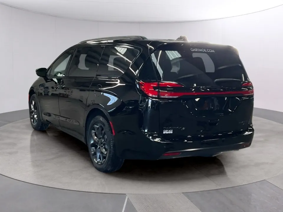 Chrysler Pacifica 2027 photo 3