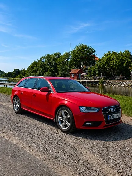 Audi A4 2013 photo 2