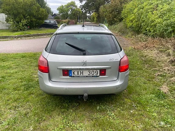 Peugeot 407 2011 photo 5