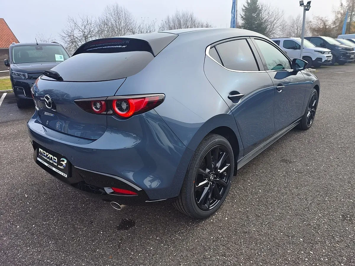 Mazda Mazda3 photo 2