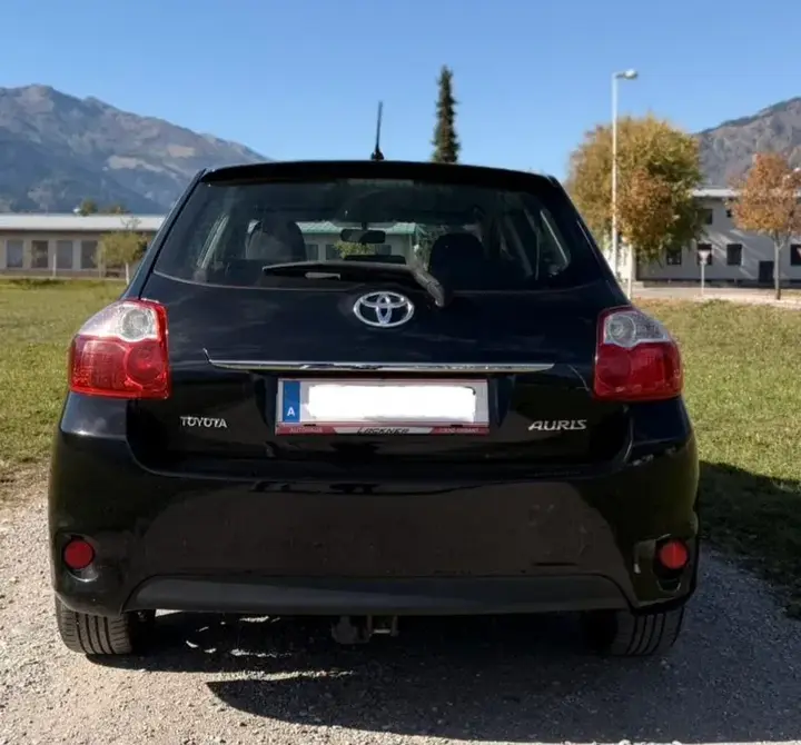 Toyota Auris 2010 photo 2