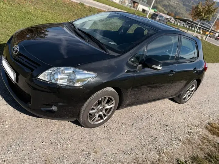 Toyota Auris 2010 photo 3