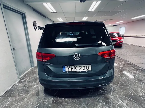 Volkswagen Touran 2017 photo 5