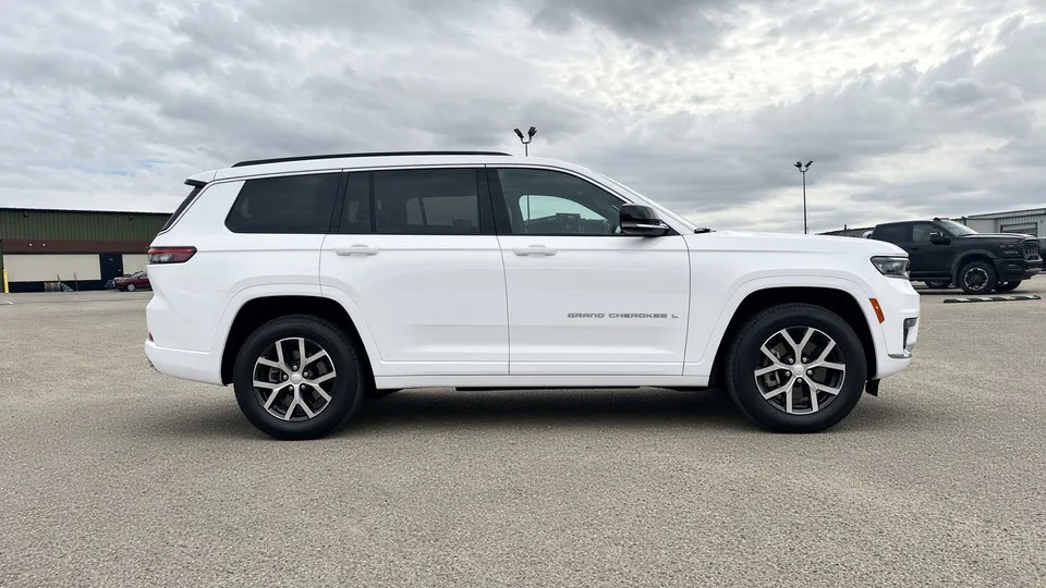 Jeep Grand Cherokee L 2024 photo 4