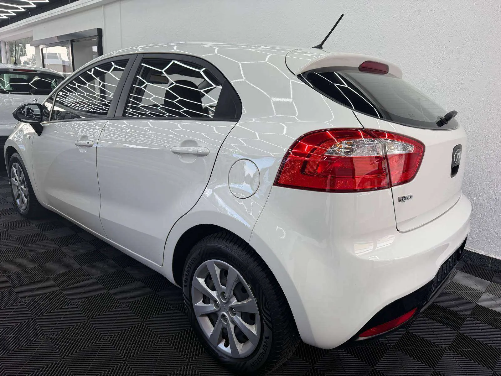 Kia Rio 2014 photo 2