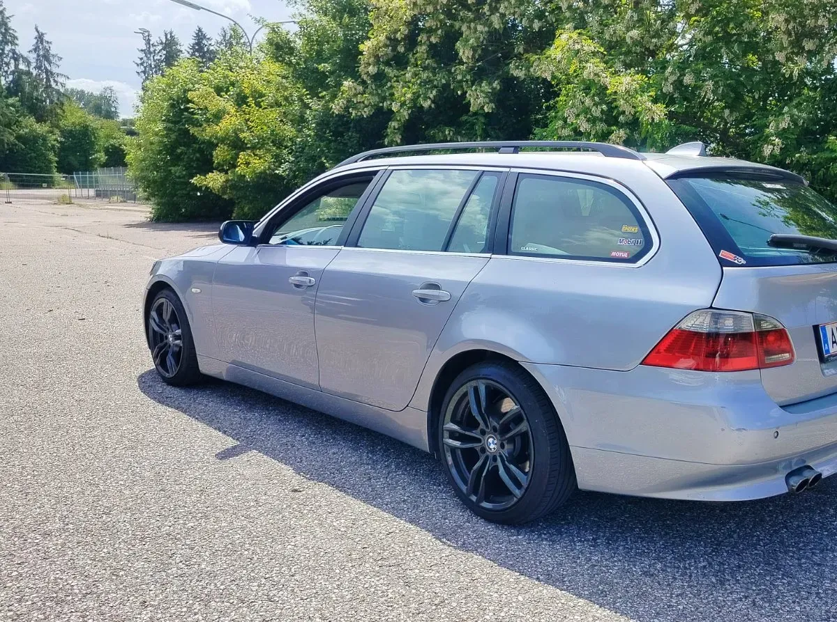 BMW 5 Series 2005 photo 3