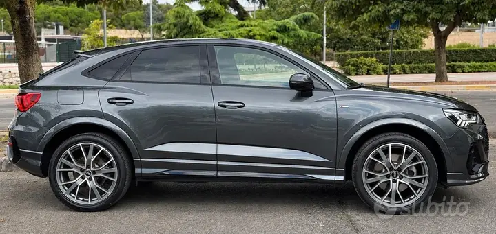 Audi Q3 2021 photo 2