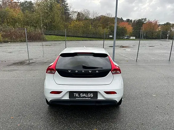 Volvo V40 2016 photo 5