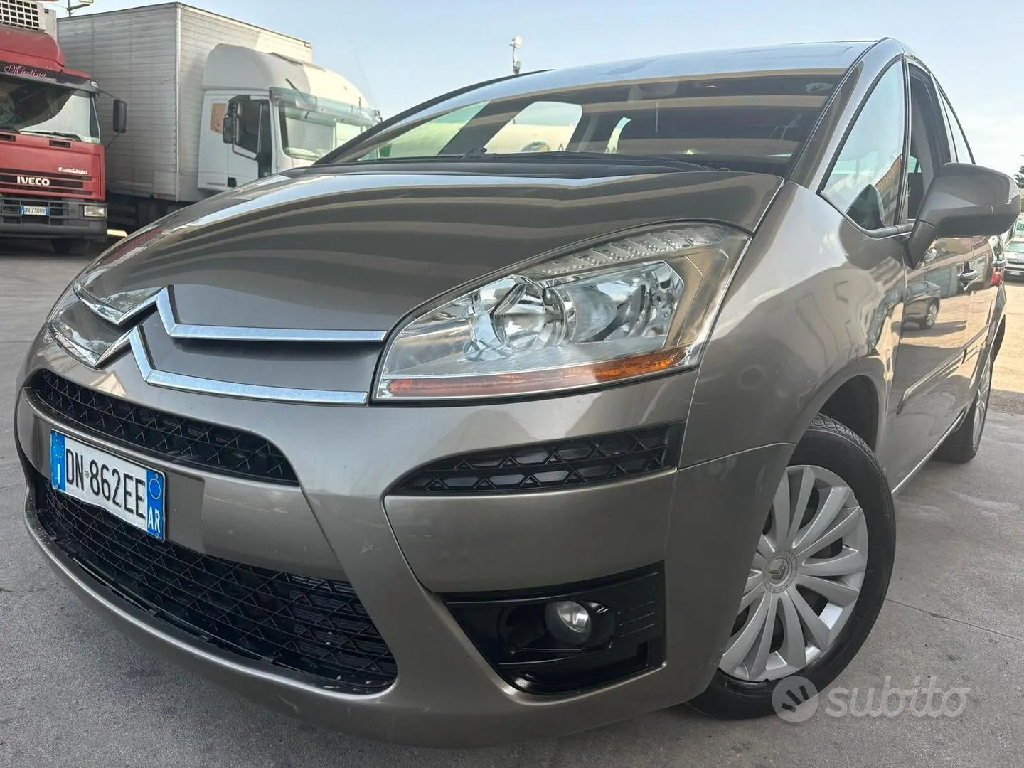 Citroen C4 Picasso 2008 photo 2