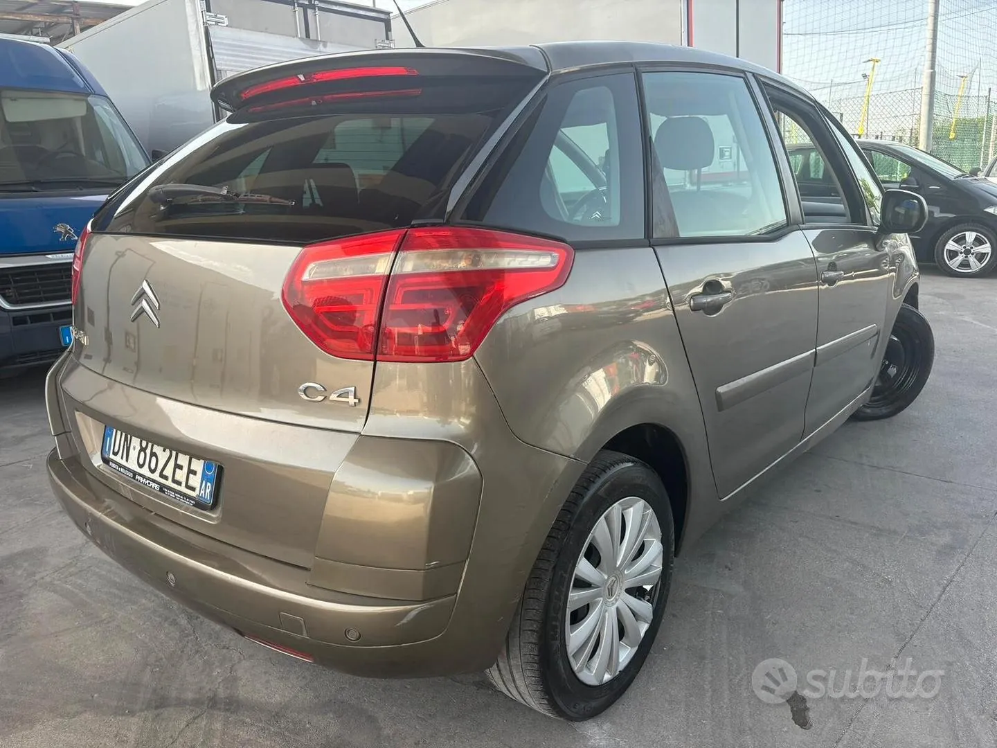 Citroen C4 Picasso 2008 photo 4