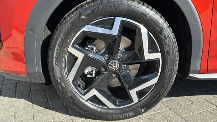 Volkswagen T-Roc photo 5