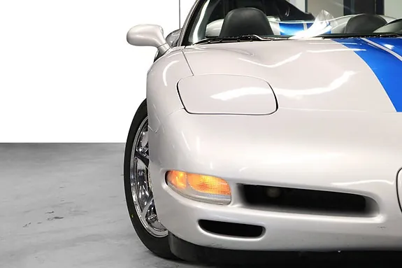 Chevrolet Corvette 2002 photo 3