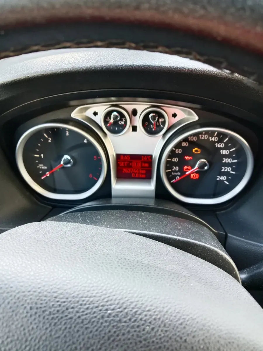 Ford Focus 2009 photo 2