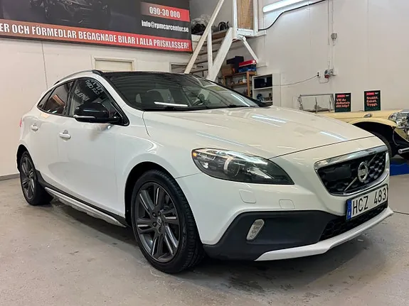 Volvo V40 Cross Country 2013 photo 2