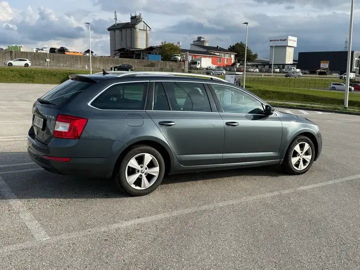 Skoda Octavia 2015 photo 2