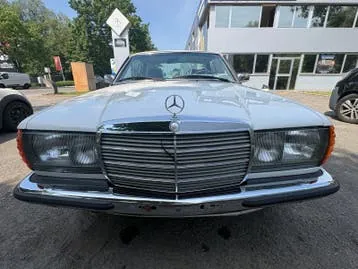 Mercedes-Benz 230C 1978 photo 2