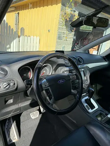 Ford S-Max 2012 photo 4
