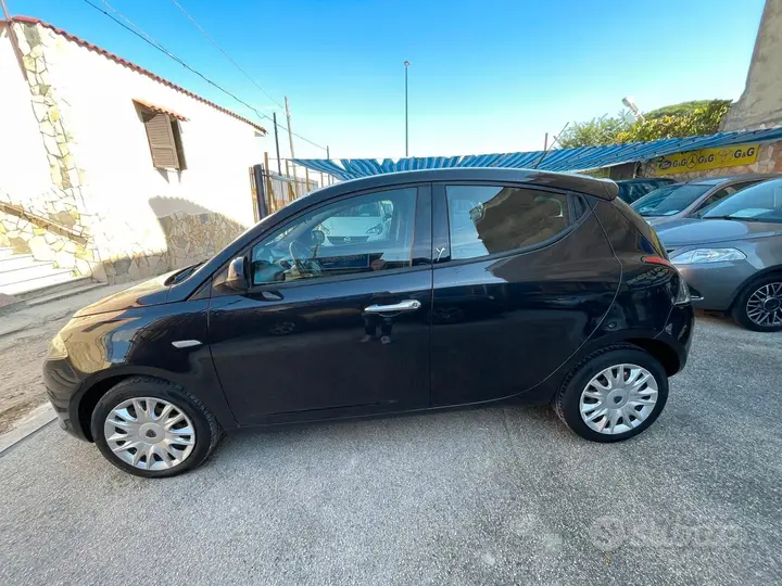 Lancia Ypsilon 2011 photo 5