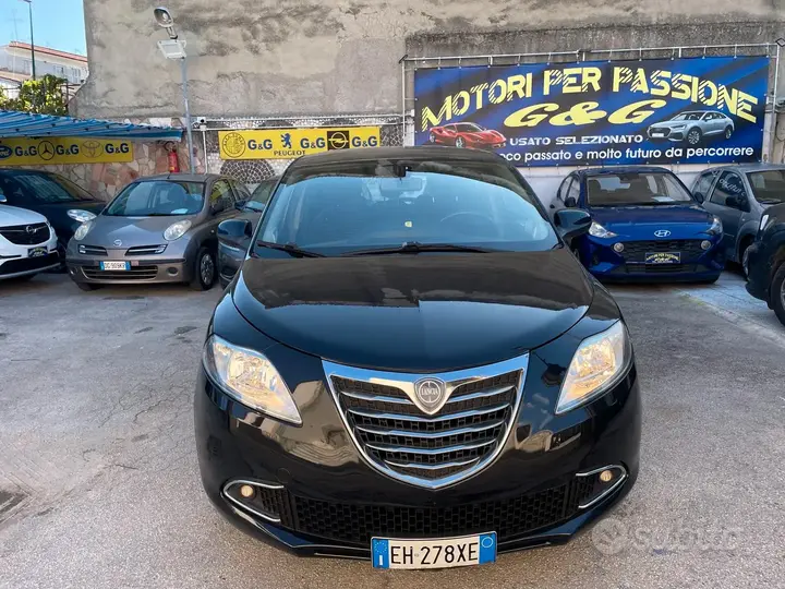 Lancia Ypsilon