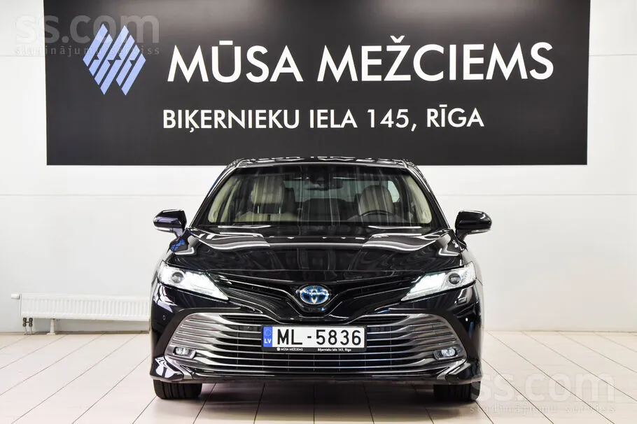 Toyota Camry Executive 2020 photo 2