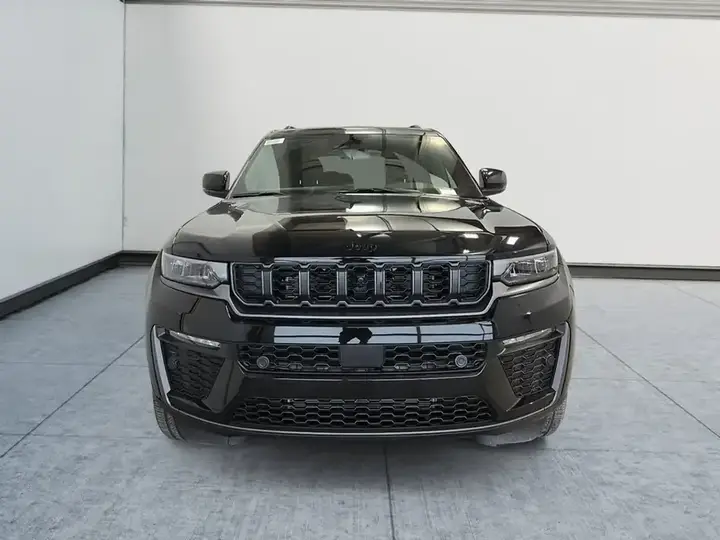 Jeep Grand Cherokee 2026 photo 2