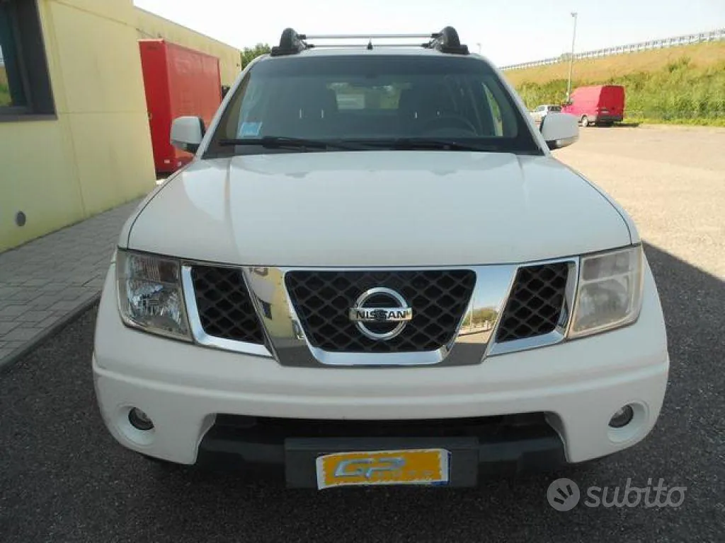Nissan Navara 2009 photo 2