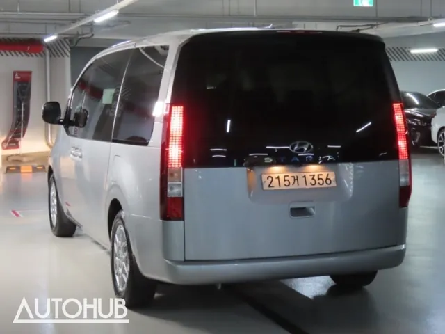 Hyundai Staria 2022 photo 4
