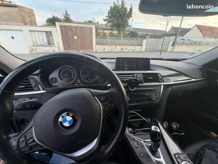 BMW 3 Series 2012 photo 3
