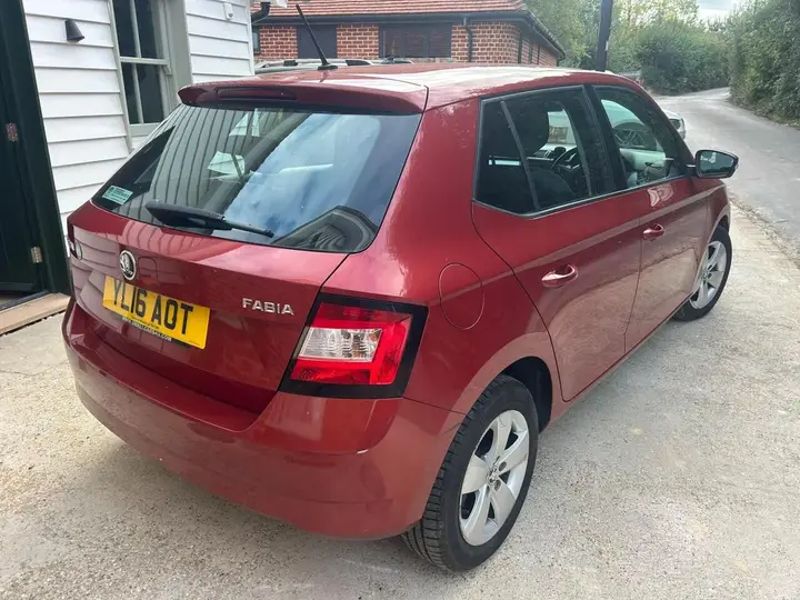 Skoda Fabia 2016 photo 3