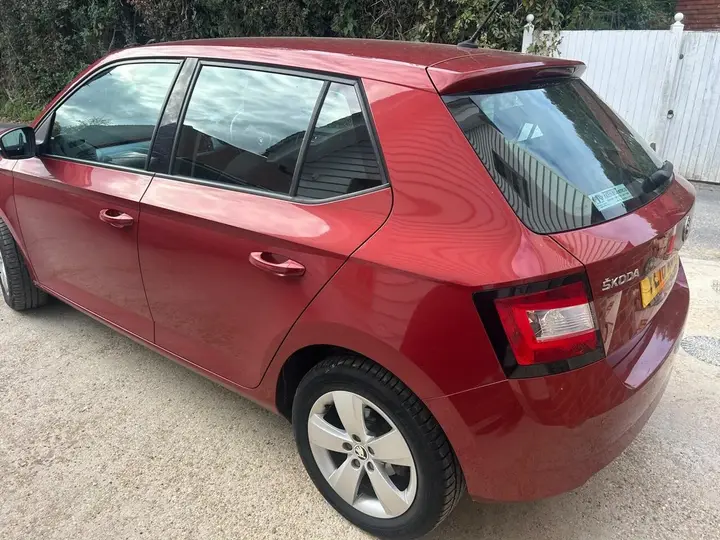 Skoda Fabia 2016 photo 5