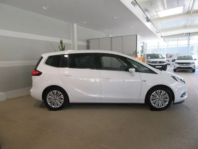 Opel Zafira 2016 photo 2