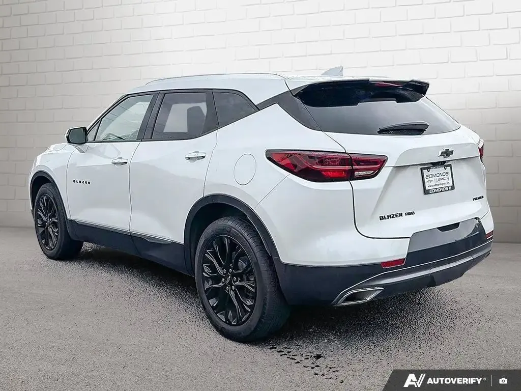 Chevrolet Blazer 2023 photo 3
