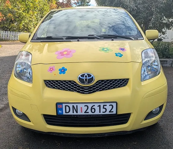Toyota Yaris 2009 photo 2