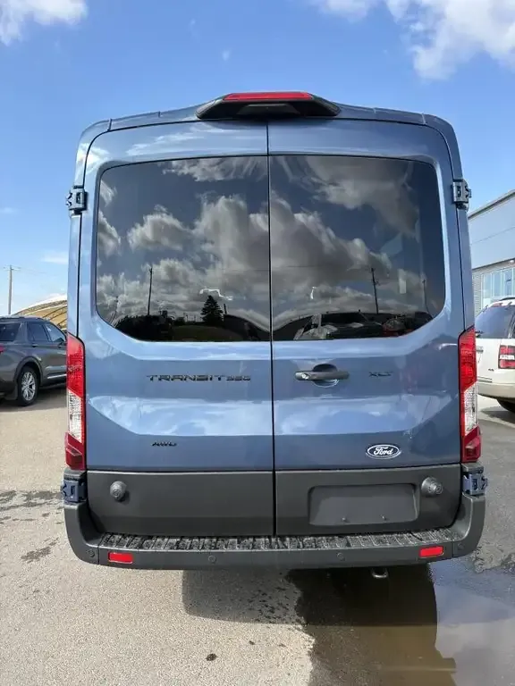 Ford Transit Passenger Wagon 2026 photo 5