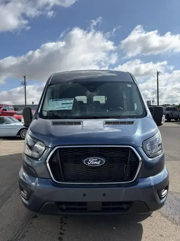 Ford Transit Passenger Wagon 2026 photo 2
