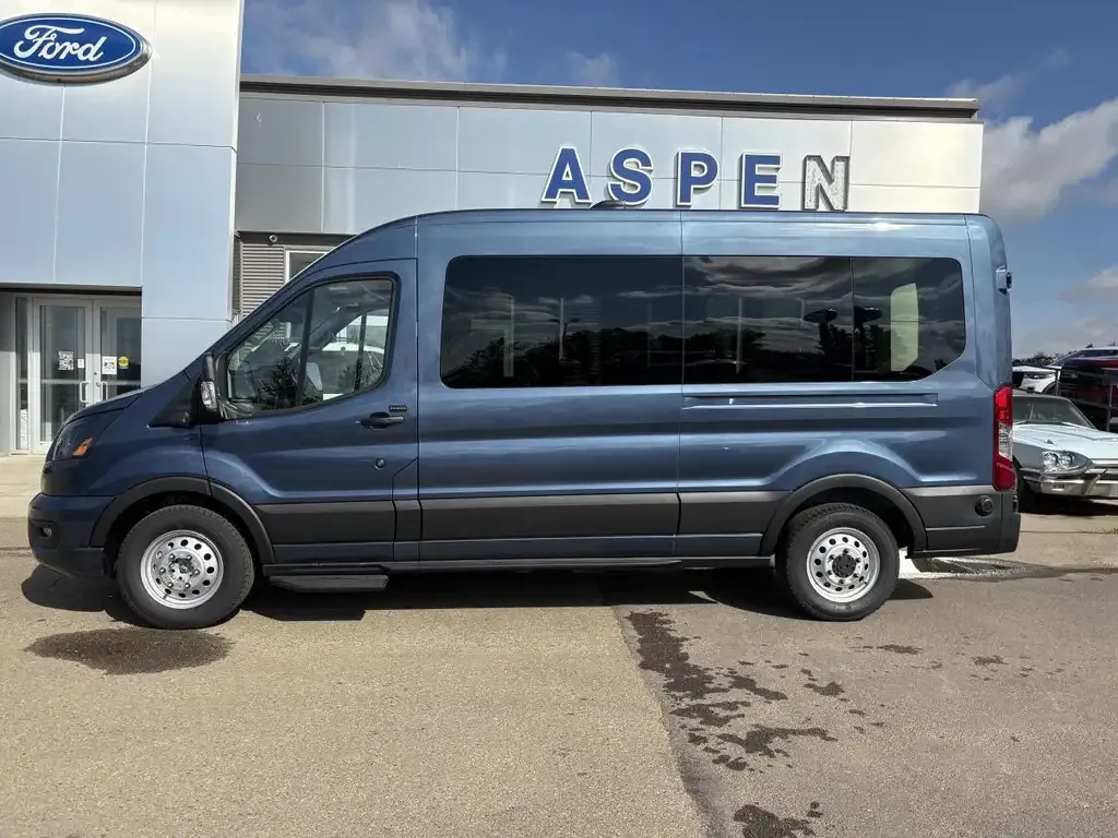 Ford Transit Passenger Wagon 2026 photo 3