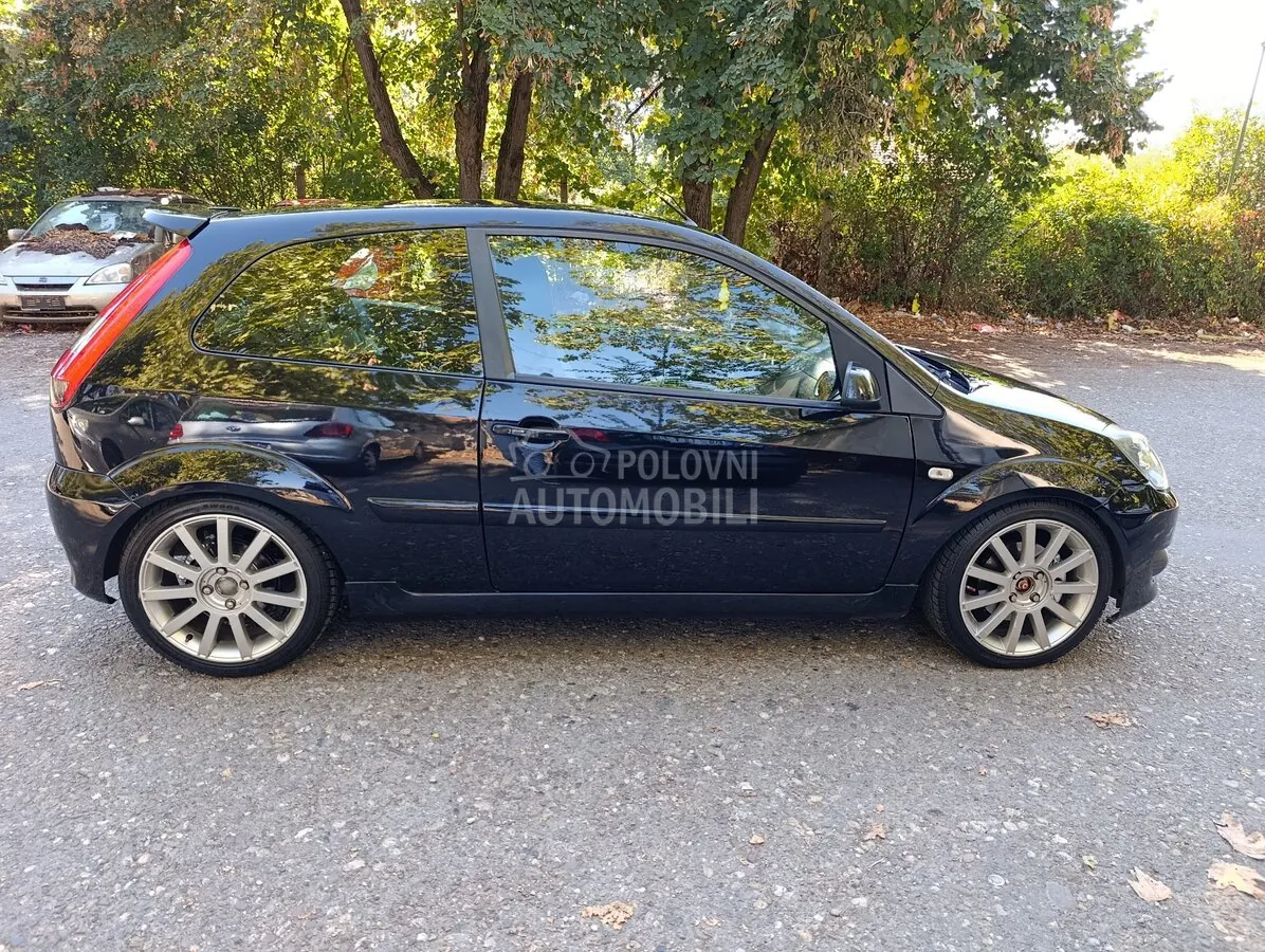 Ford Fiesta 2006 photo 2