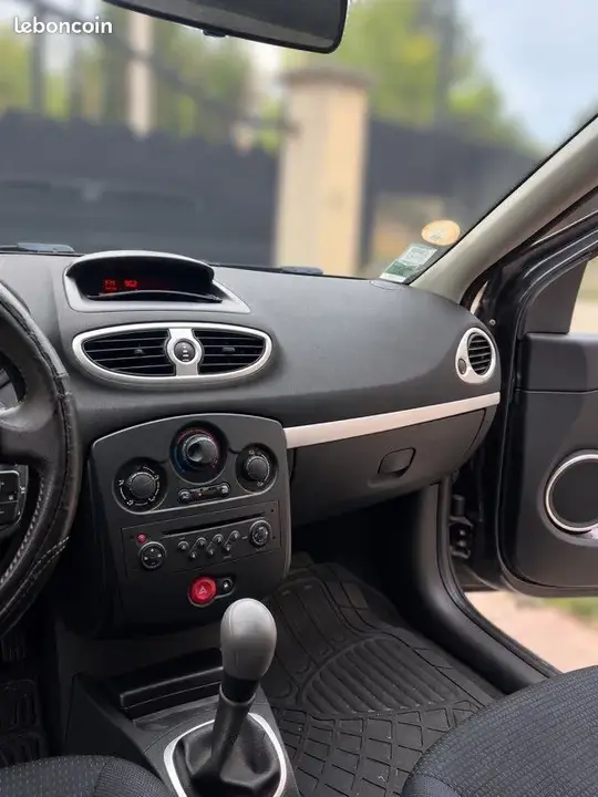Renault Clio 2008 photo 4